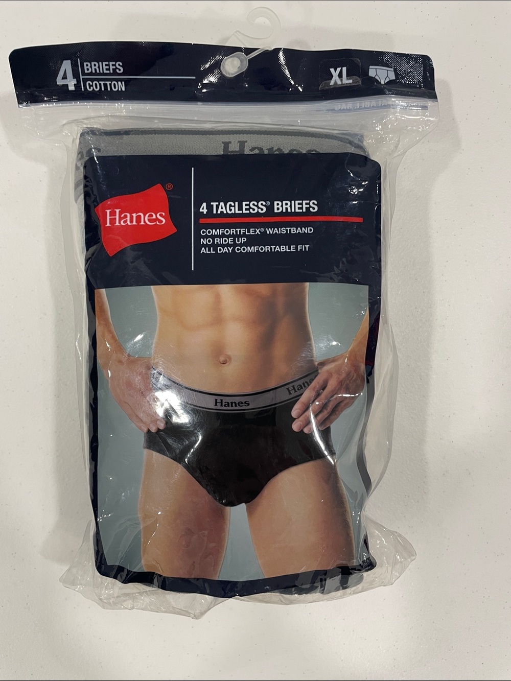 Men’s Hanes 4 pack tag less briefs XL new in pack